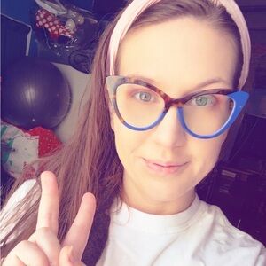 Meet your Posher, Loralei